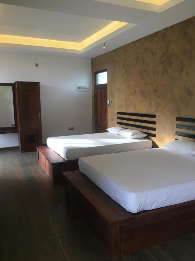 Monaara Leisure - Anuradhapura Buitenkant foto