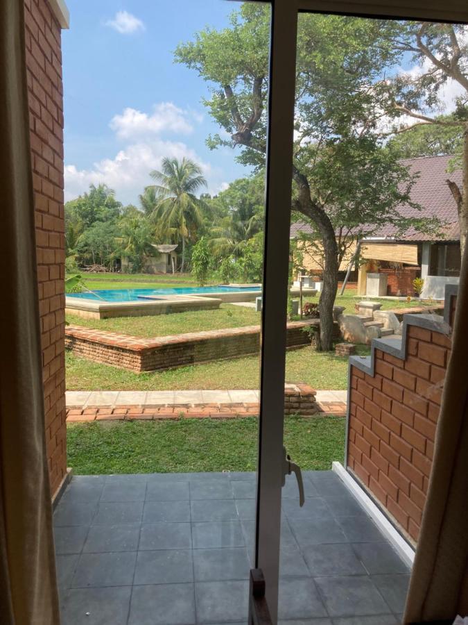 Monaara Leisure - Anuradhapura Buitenkant foto