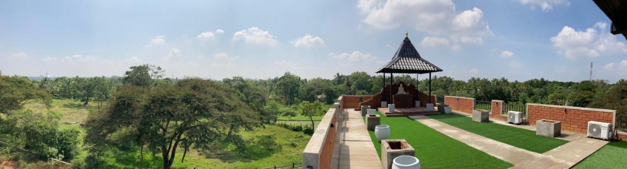 Monaara Leisure - Anuradhapura Buitenkant foto