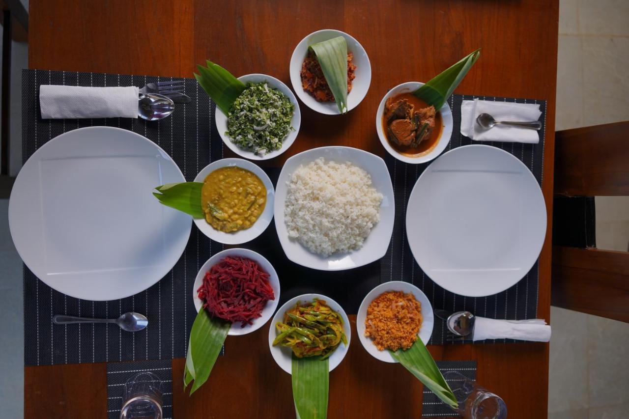 Monaara Leisure - Anuradhapura Buitenkant foto