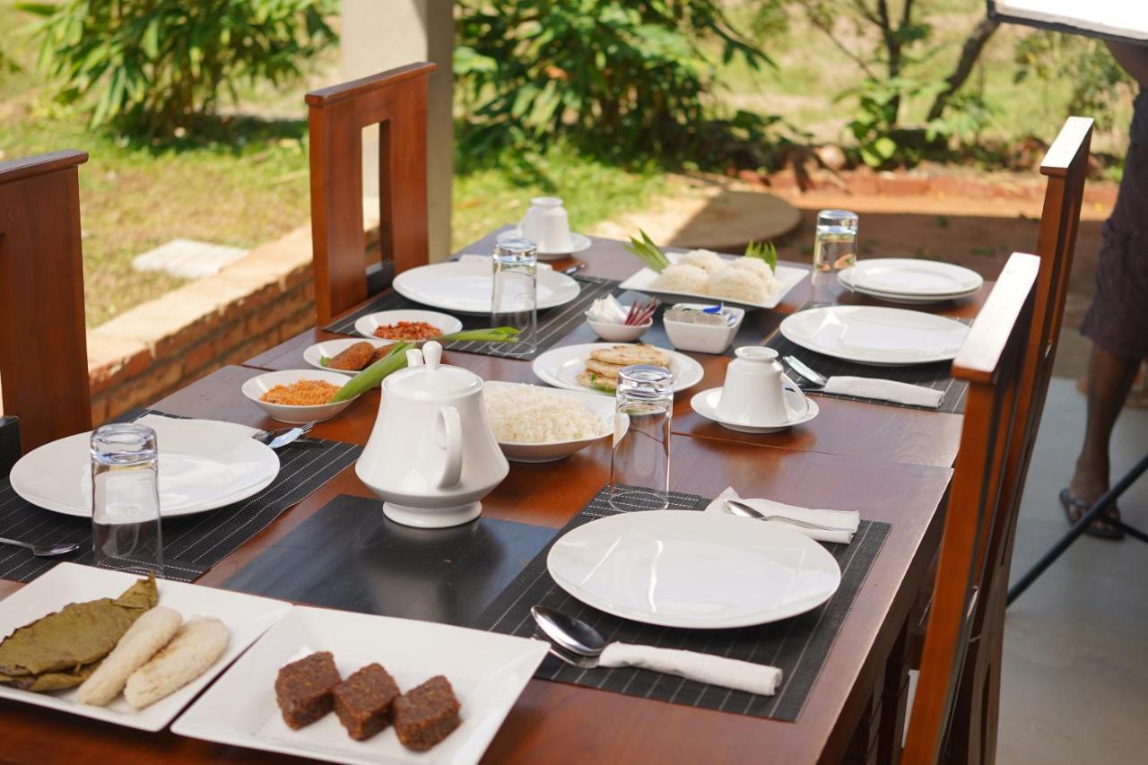 Monaara Leisure - Anuradhapura Buitenkant foto