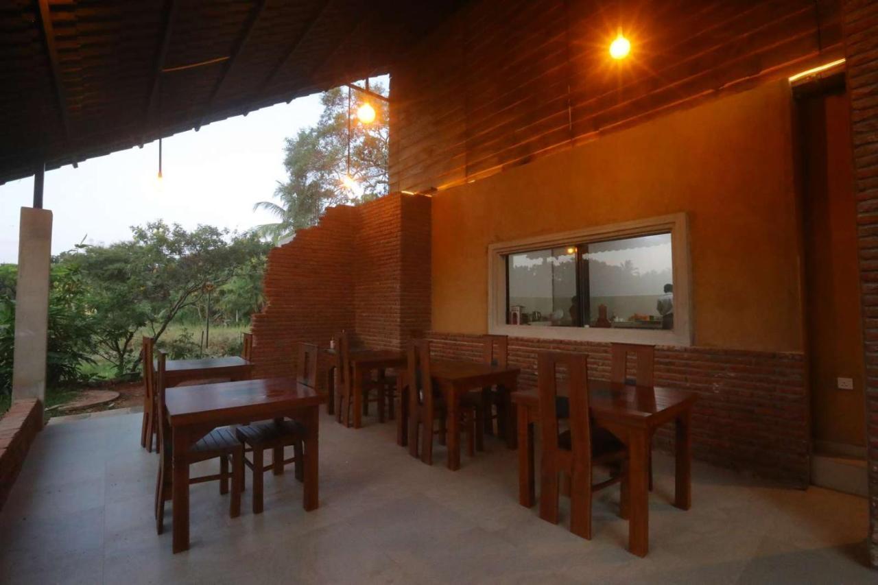 Monaara Leisure - Anuradhapura Buitenkant foto