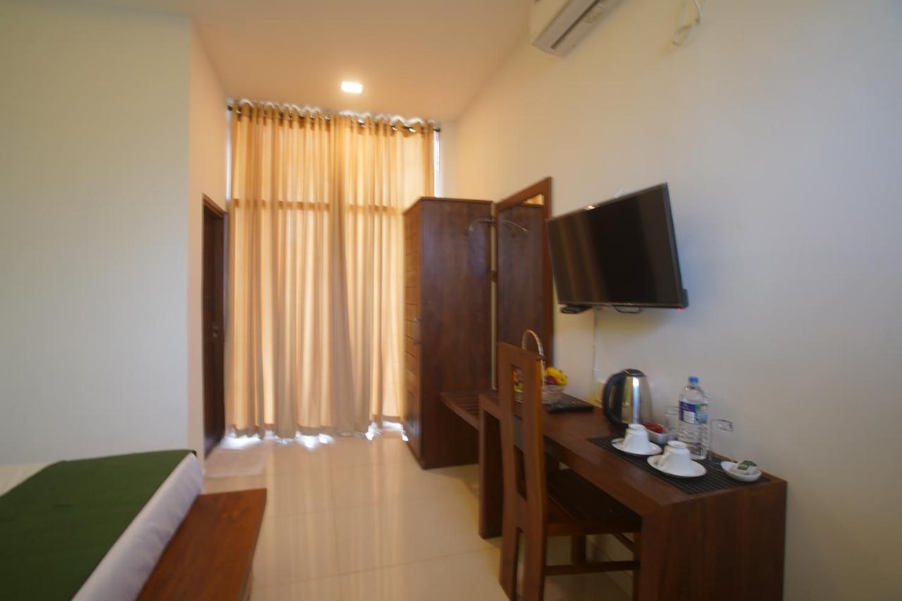 Monaara Leisure - Anuradhapura Buitenkant foto