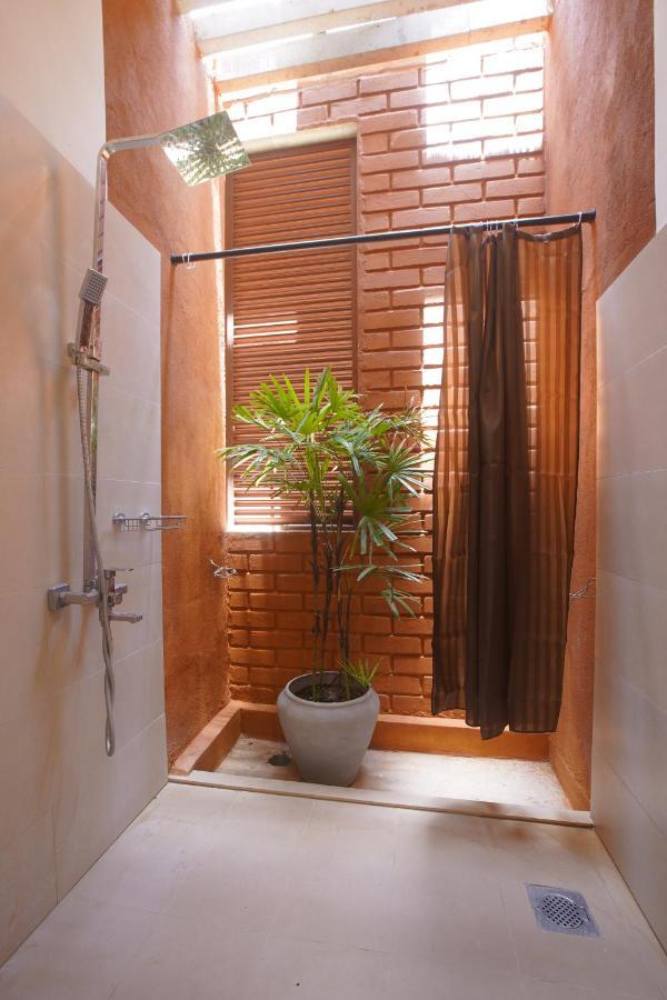 Monaara Leisure - Anuradhapura Buitenkant foto