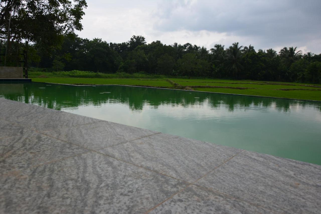 Monaara Leisure - Anuradhapura Buitenkant foto