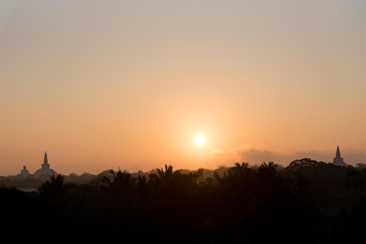 Monaara Leisure - Anuradhapura Buitenkant foto